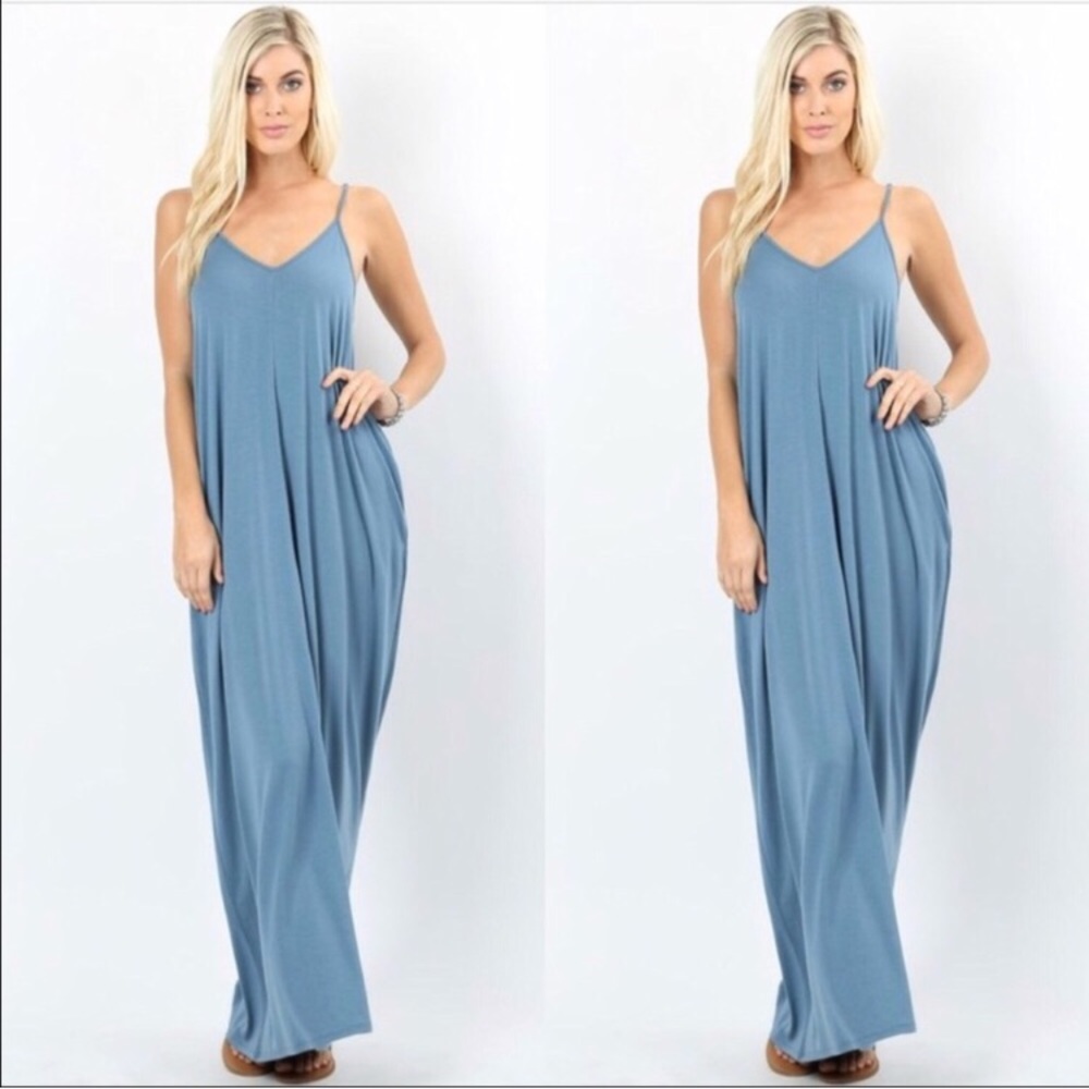 V-neck maxi dress with side pockets